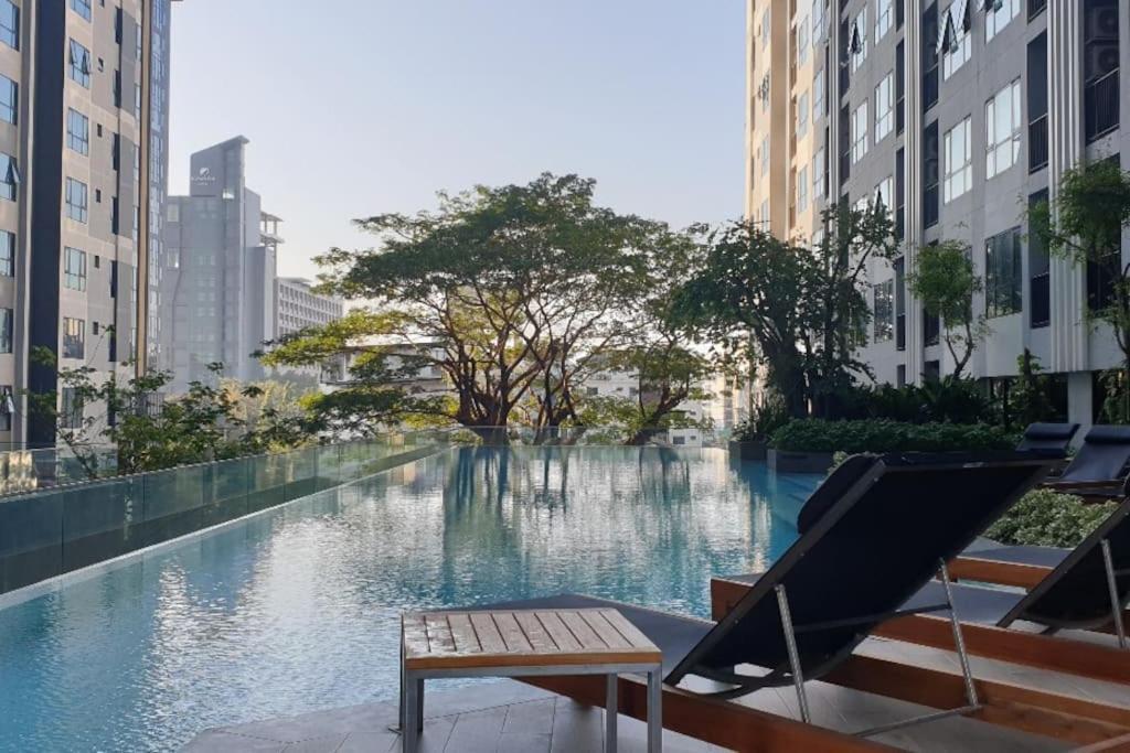Base Huge 2bed King&queen With Infinity Pool & Free Netflix! Apartment Pattaya