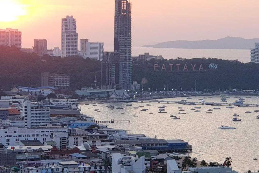 Base Huge 2bed King&queen With Infinity Pool & Free Netflix! Pattaya