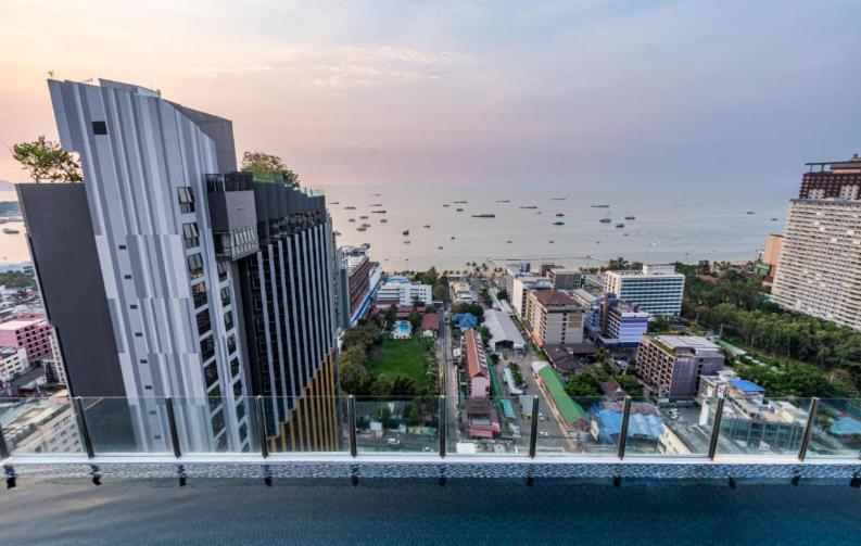Base Huge 2bed King&queen With Infinity Pool & Free Netflix! Apartment Pattaya
