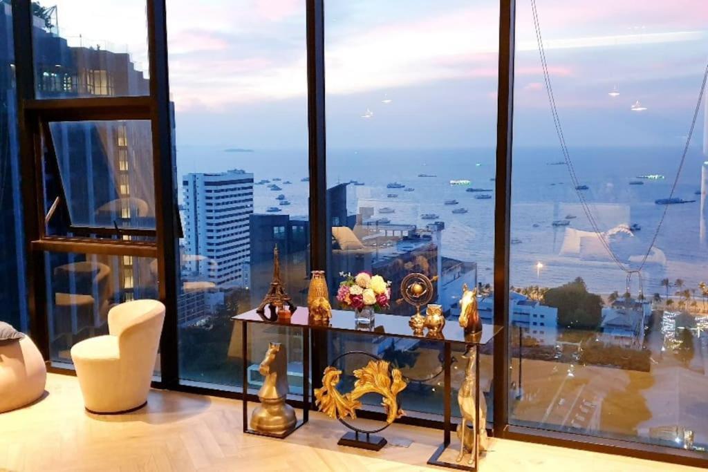 Base Huge 2bed King&queen With Infinity Pool & Free Netflix! Pattaya