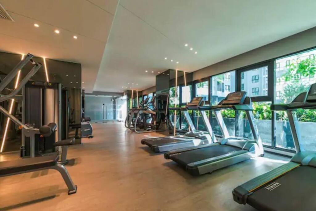 Apartment Base Huge 2bed King&queen With Infinity Pool & Free Netflix! *