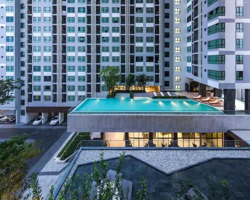 Base Huge 2bed King&queen With Infinity Pool & Free Netflix! * Pattaya